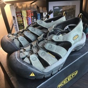 [Keen] Olive Green Hiking Sandal